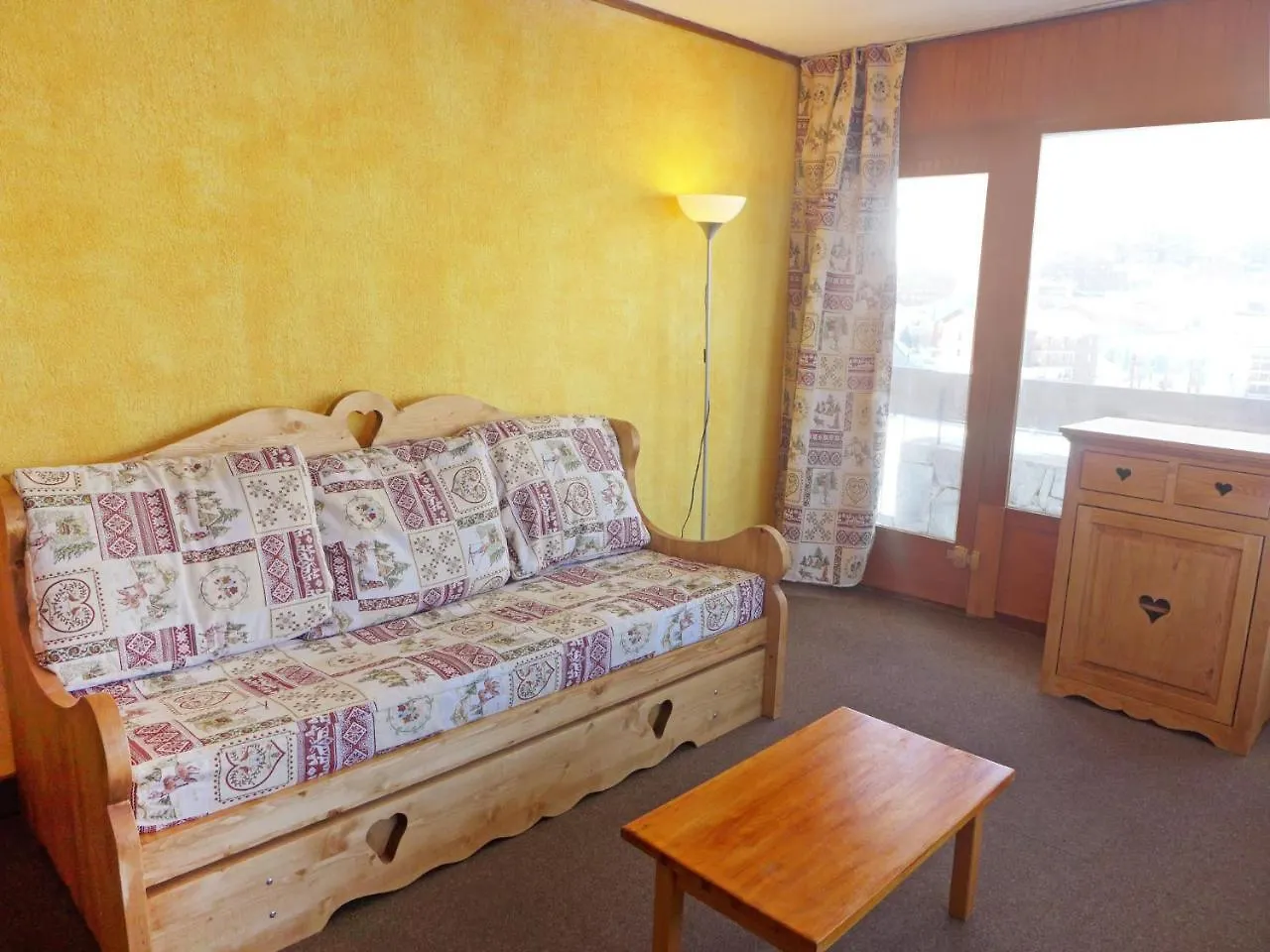 Apartment Les Pistes - Lavachet-2 By Interhome